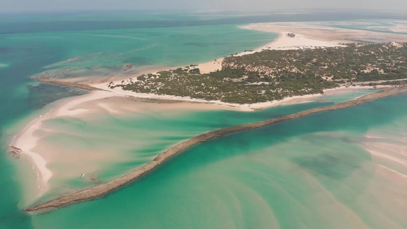 Turquoise water, vast sandbanks and dune-backed islands — the most accessible of Mozambique's island groups, with superb beaches and snorkelling.
