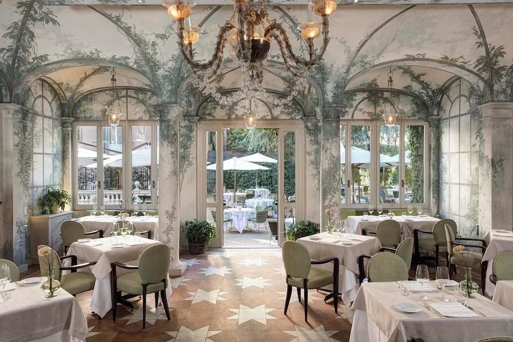 Hotel de Russie gallery