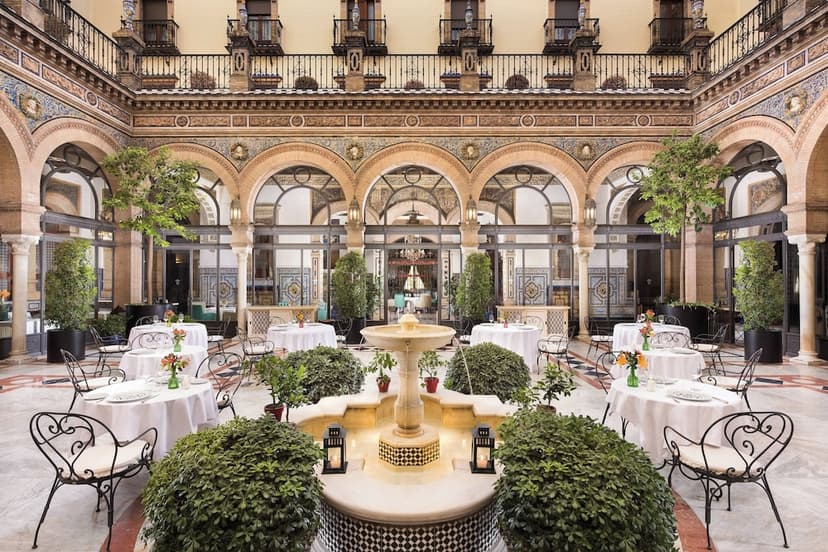 Inner-courtyard dining
