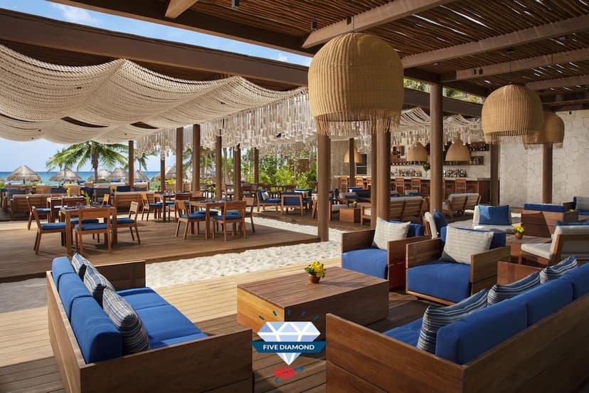 Beach dining