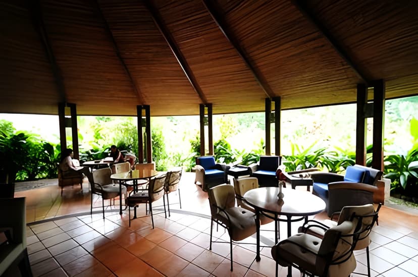 Shangri-La Gardens Bar