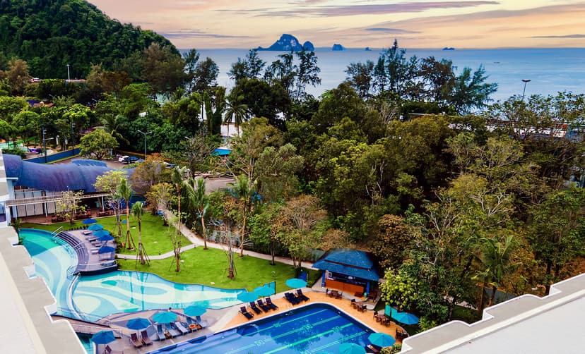 PADI dive centre: Learn to dive on Krabi reefs.