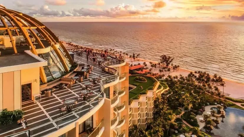 INK 360 sunsets: The island’s highest sky bar.