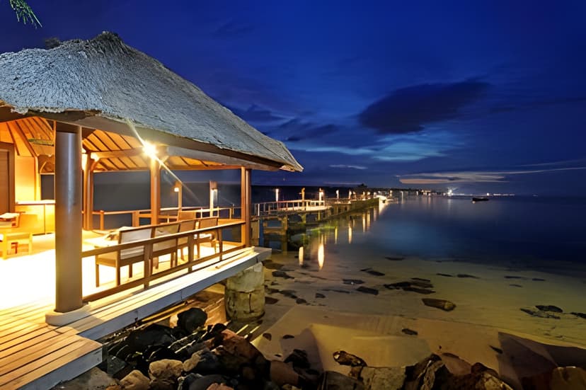 Gili diving: Clear waters and turtles, by the resort’s speedboat.