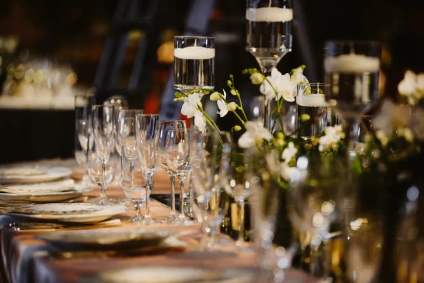 All-inclusive dining: With live entertainment and nightlife.