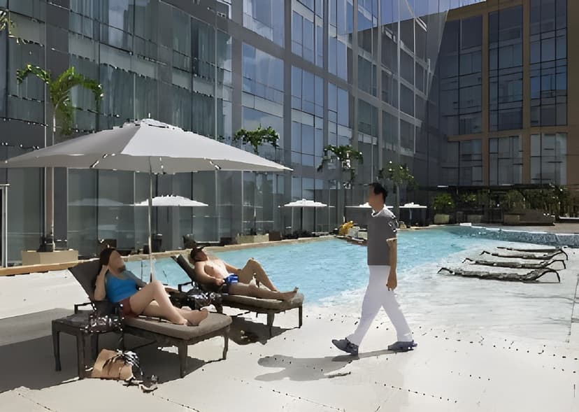 Makati CBD: Greenbelt and Glorietta shopping on the doorstep.