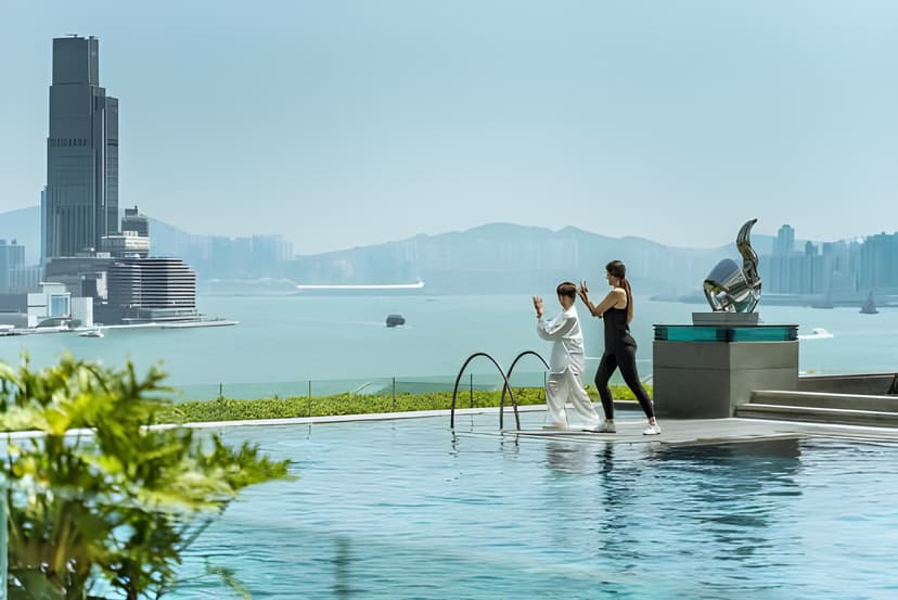 Harbour-edge infinity pool: Appears to flow into the harbour.