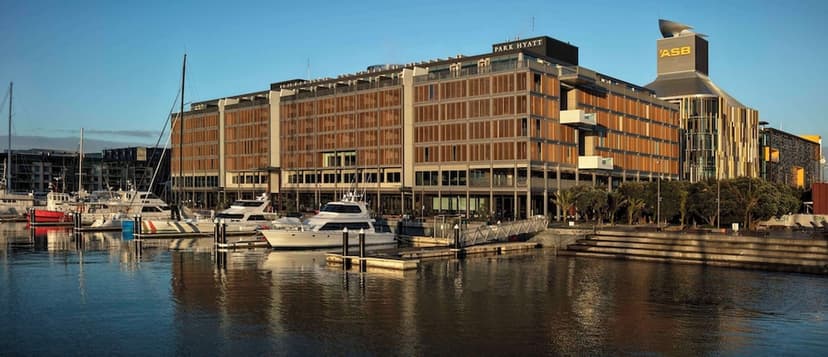 Experience 1: Swim over the harbour