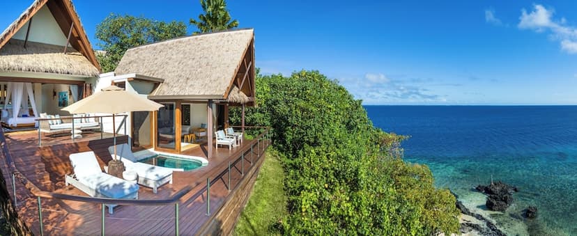 Experience 1: The Fiji shark dive