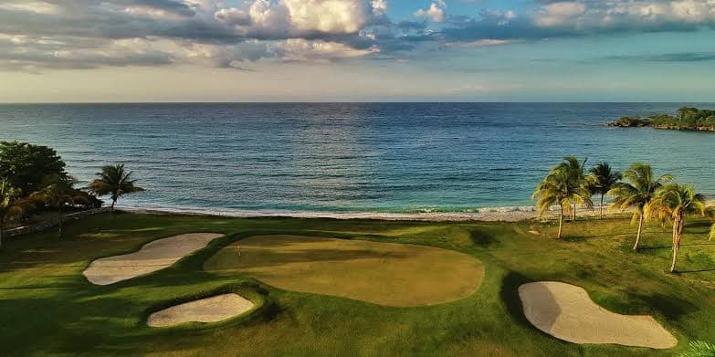 Championship golf: A world-renowned coastal course.