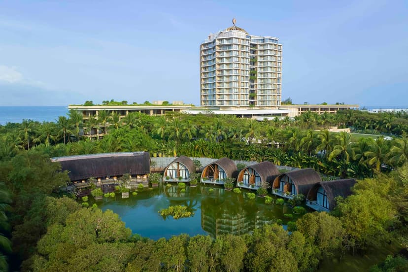 HARNN spa: Bamboo pavilions over a lotus lagoon.