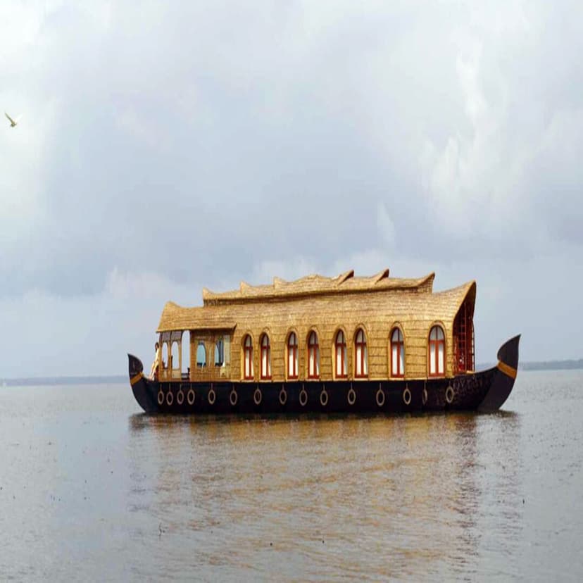 Overnight houseboat: A backwater kettuvallom cruise.