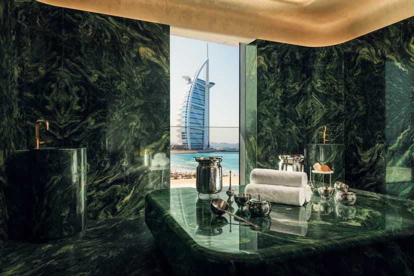 Talise Spa: An indoor infinity pool and jacuzzi.