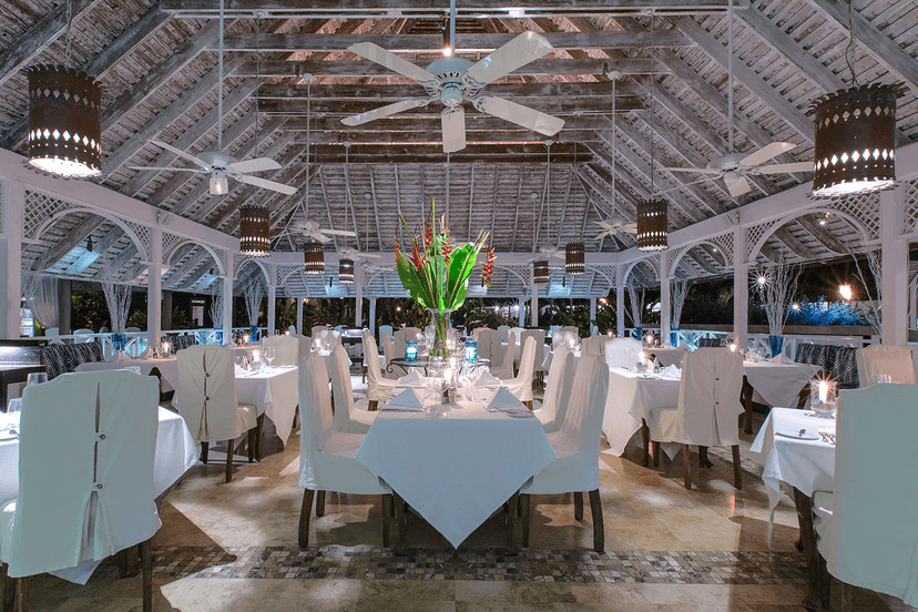 Exchange dining: Dine at sister hotel Coral Reef Club.