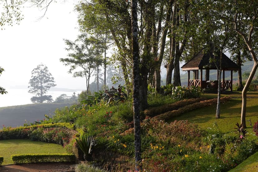 Adam’s Peak: A pilgrimage hike nearby.