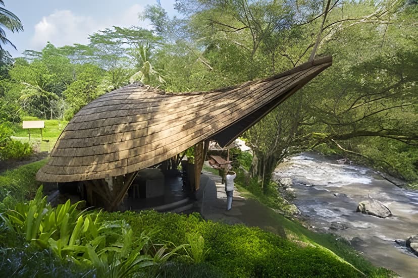 Ubud culture: Palace, Art Market and Monkey Forest.