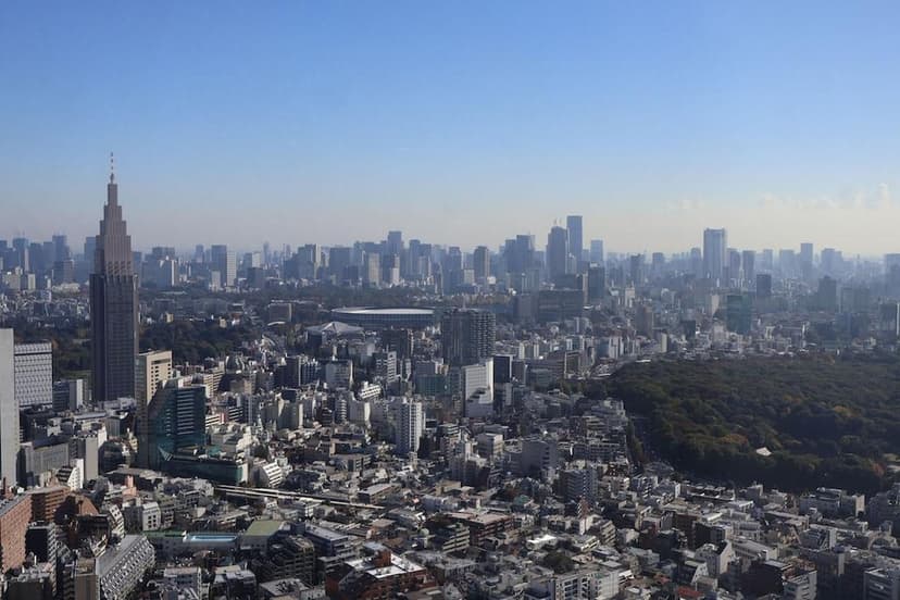 Hero/establishing shot of Park Hyatt Tokyo, Tokyo, Japan. The iconic Lost in Translation hotel and Asia’s first Park Hyatt, newly restored and reopened in December 2025 atop the Kenzo Tange-designed Shinjuku Park Tower.