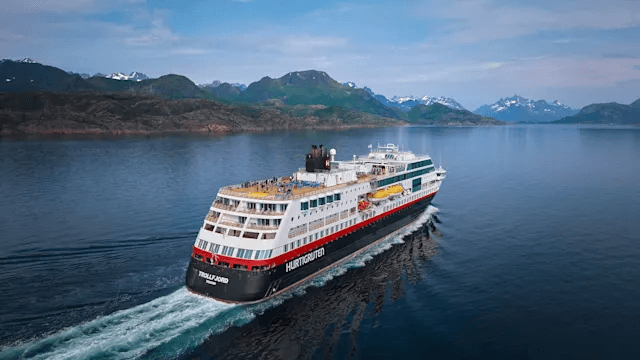 Hero / card image: Hurtigruten Svalbard Expedition