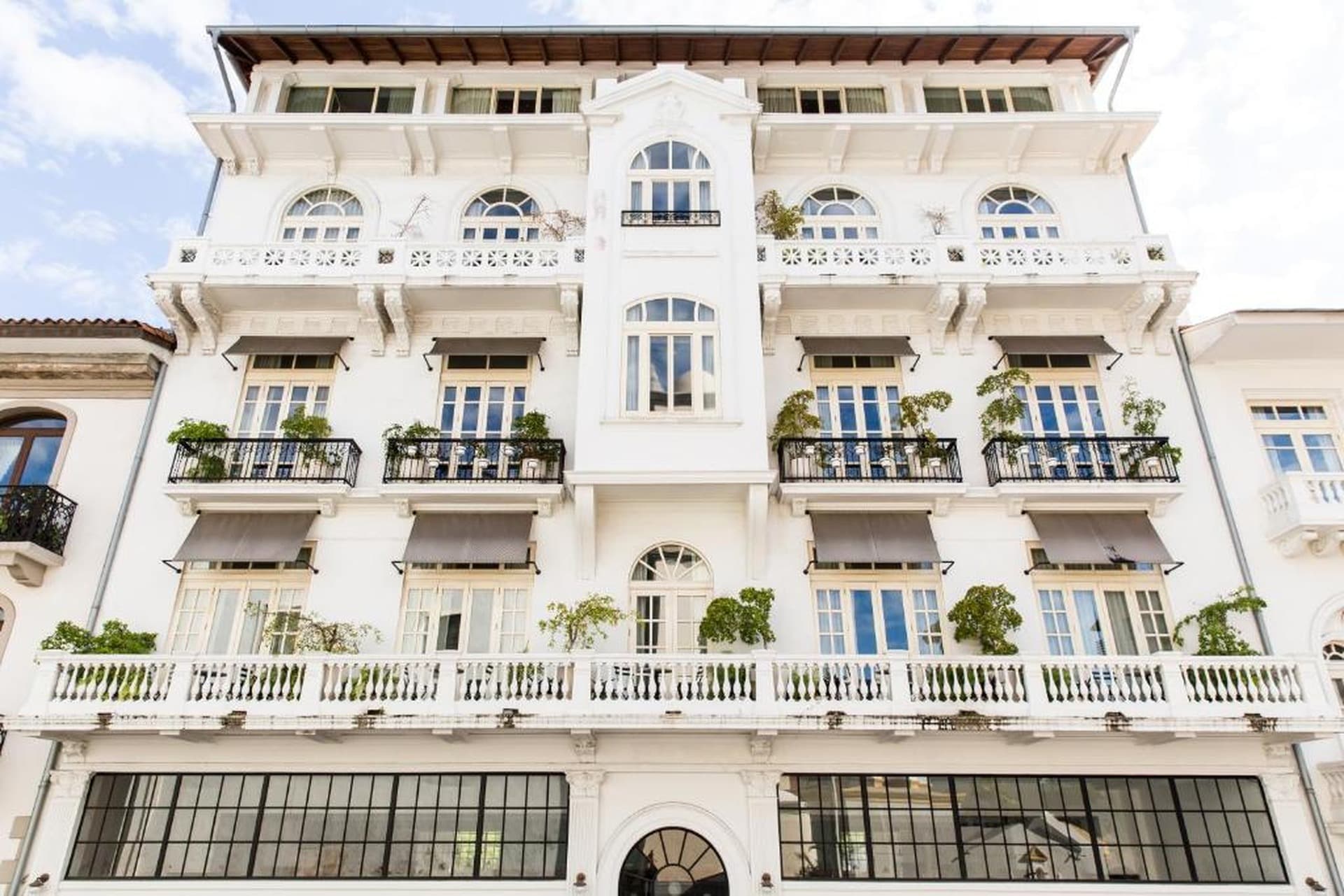 American Trade Hotel