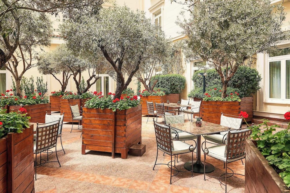 Hotel Grande Bretagne, Athens