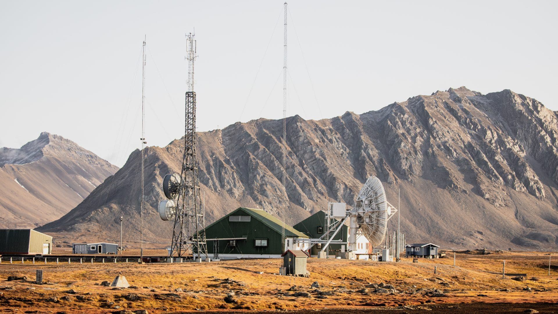 Isfjord Radio Adventure Hotel
