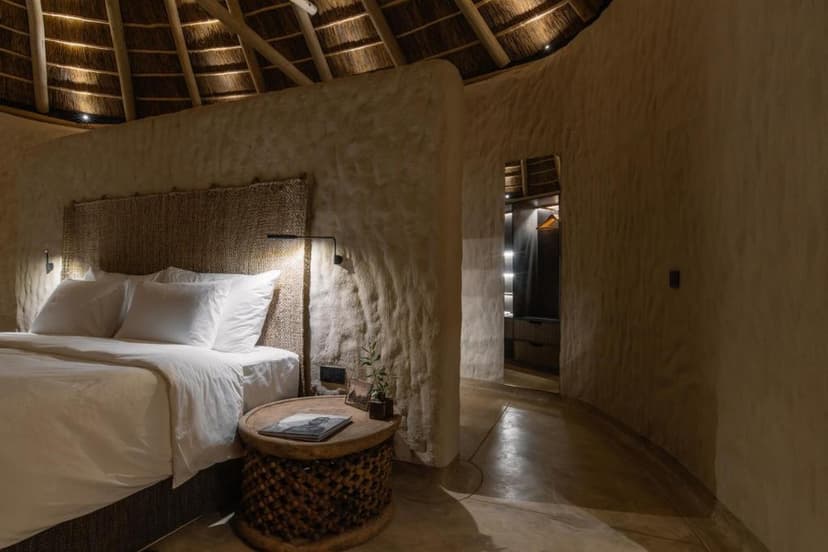 One-Bedroom Hut