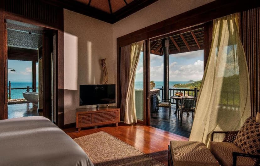 One-Bedroom Oceanfront Pool Villa