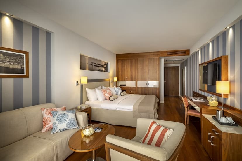 V Level Room Seaview