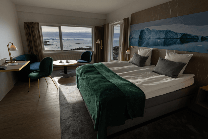 Superior Room (Qajaq or Umiaq)