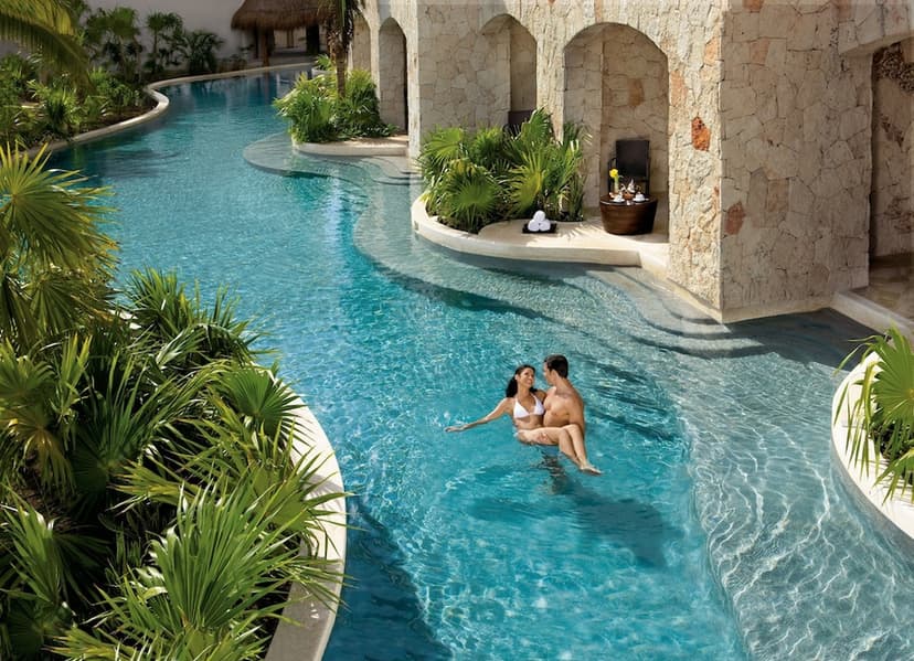 Preferred Club Swim-out Suite