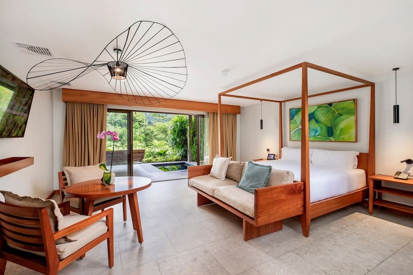 Honeymoon Suite with Plunge Pool