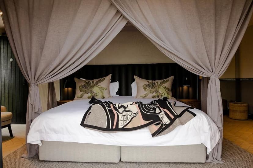 Honeymoon Suite