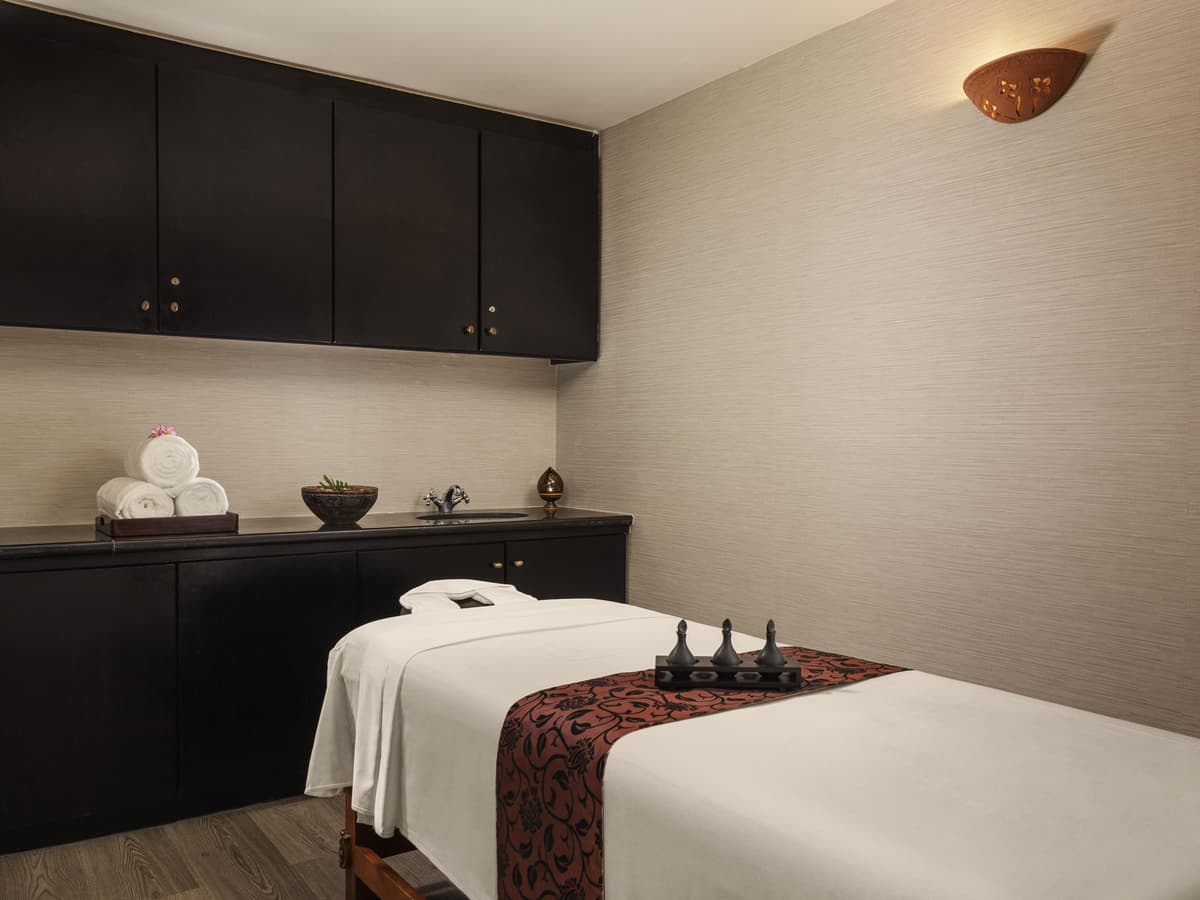 Raffles Hotel Le Royal, Phnom Penh spa
