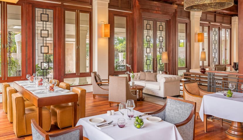 Chi Restaurant & Bar