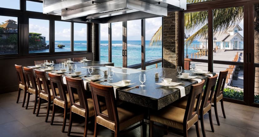 Royal Grill Beach Bar