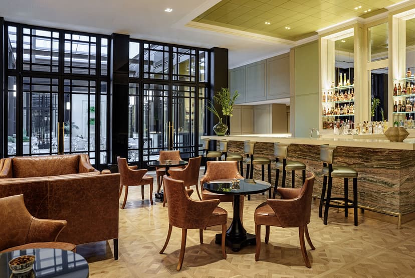 Lobby lounge