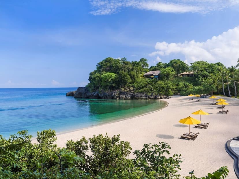 Two private beaches: Punta Bunga and Banyugan.