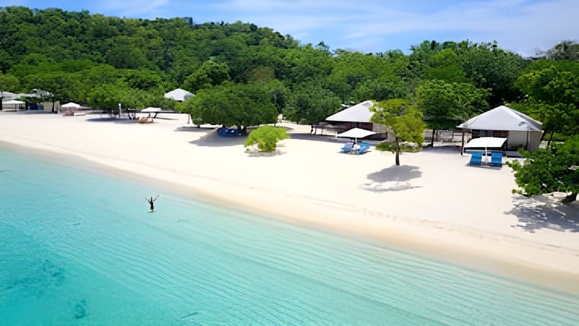 Bacuit Bay island-hopping: The Big and Small Lagoons and hidden beaches.