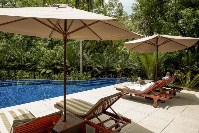 All-villa seclusion