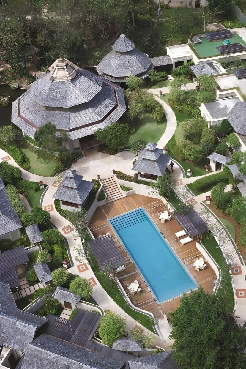 CHI spa village: On its own peninsula.