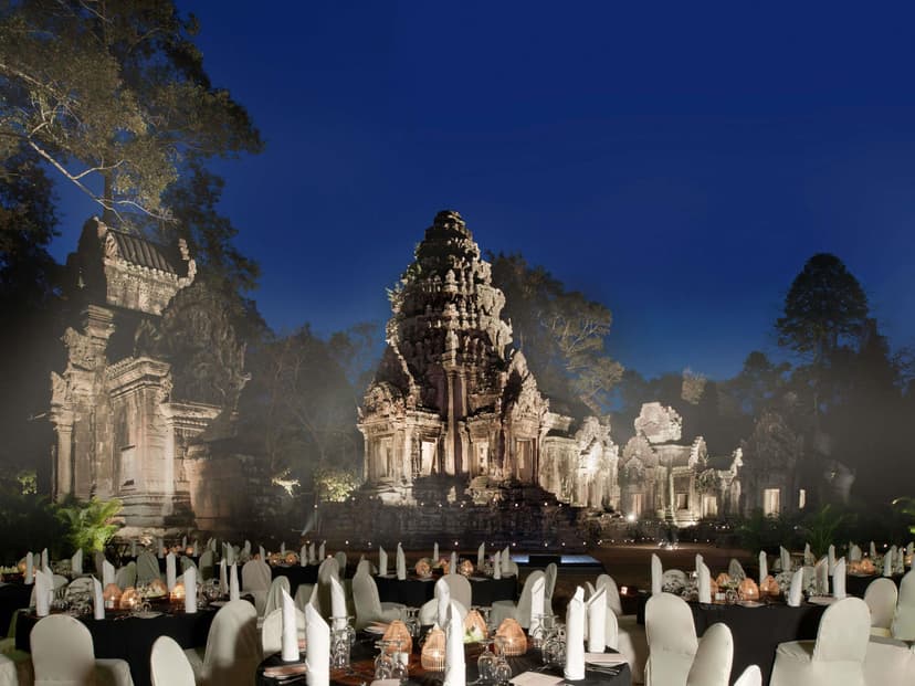 Angkor touring: 10 minutes from Angkor Wat.
