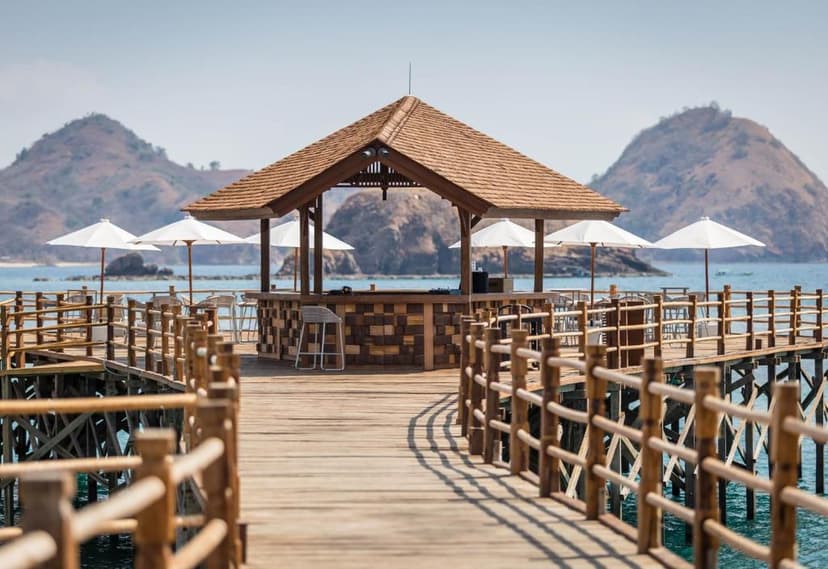 Lako di’a phinisi: One to three-night cruises.
