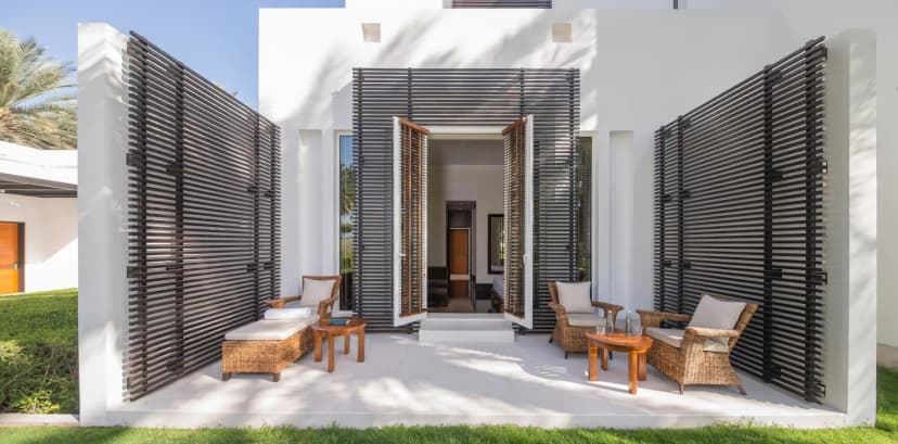Design & calm: Frankincense-scented minimalism.