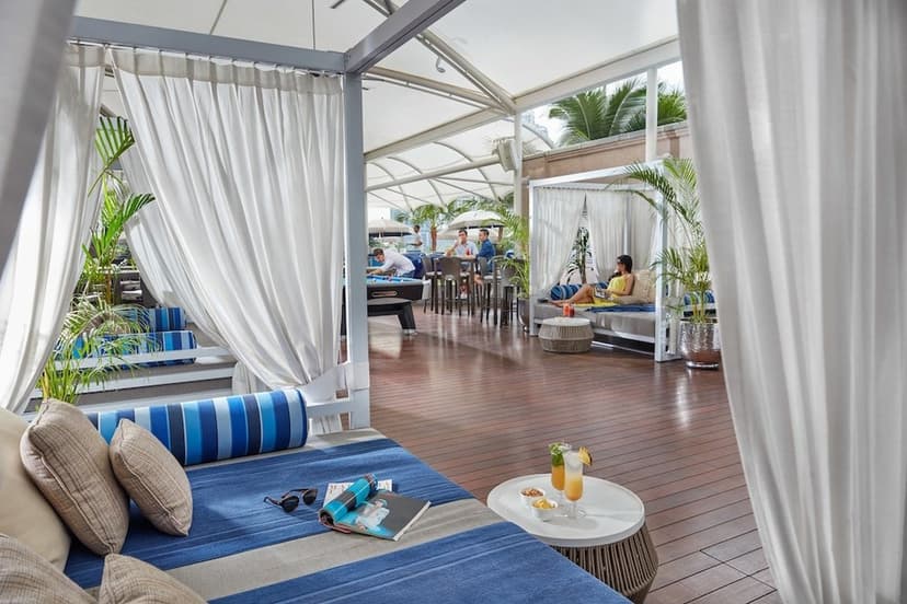 MO Club: 270-degree views.
