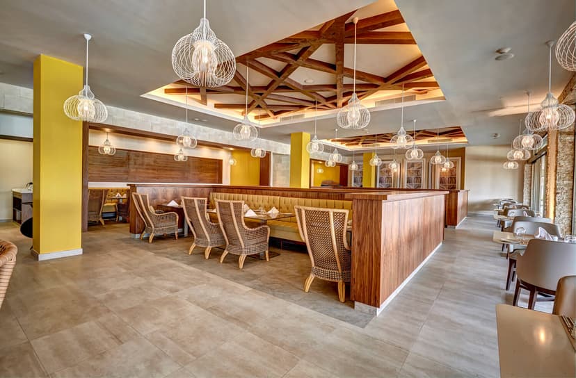 Reservation-free dining: Seven à la carte restaurants.