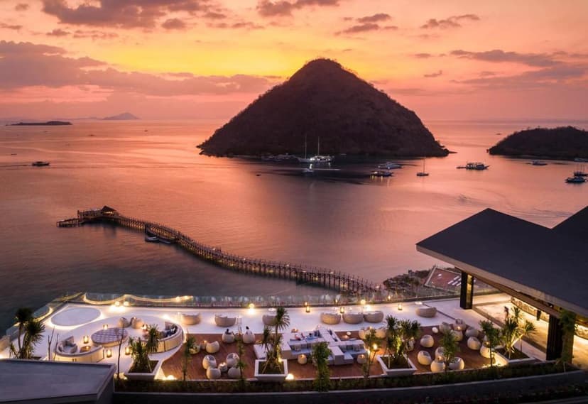 Private beach & jetty: And sunset bars.