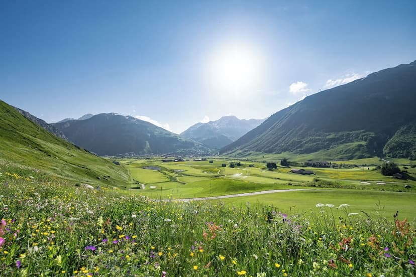 Experience: Summer hiking & golf