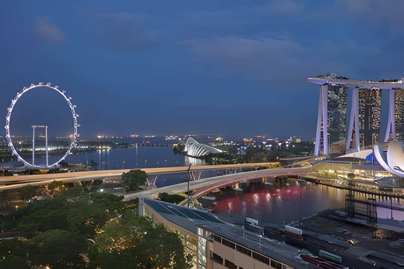 Marina Bay: Walk to Gardens by the Bay and MBS.