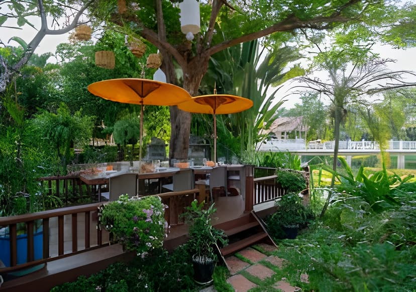 Royal Court: Cambodian dining.