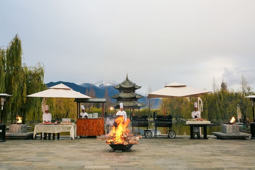 Naxi dining: Yak-meat noodles and the Imperial Feast.